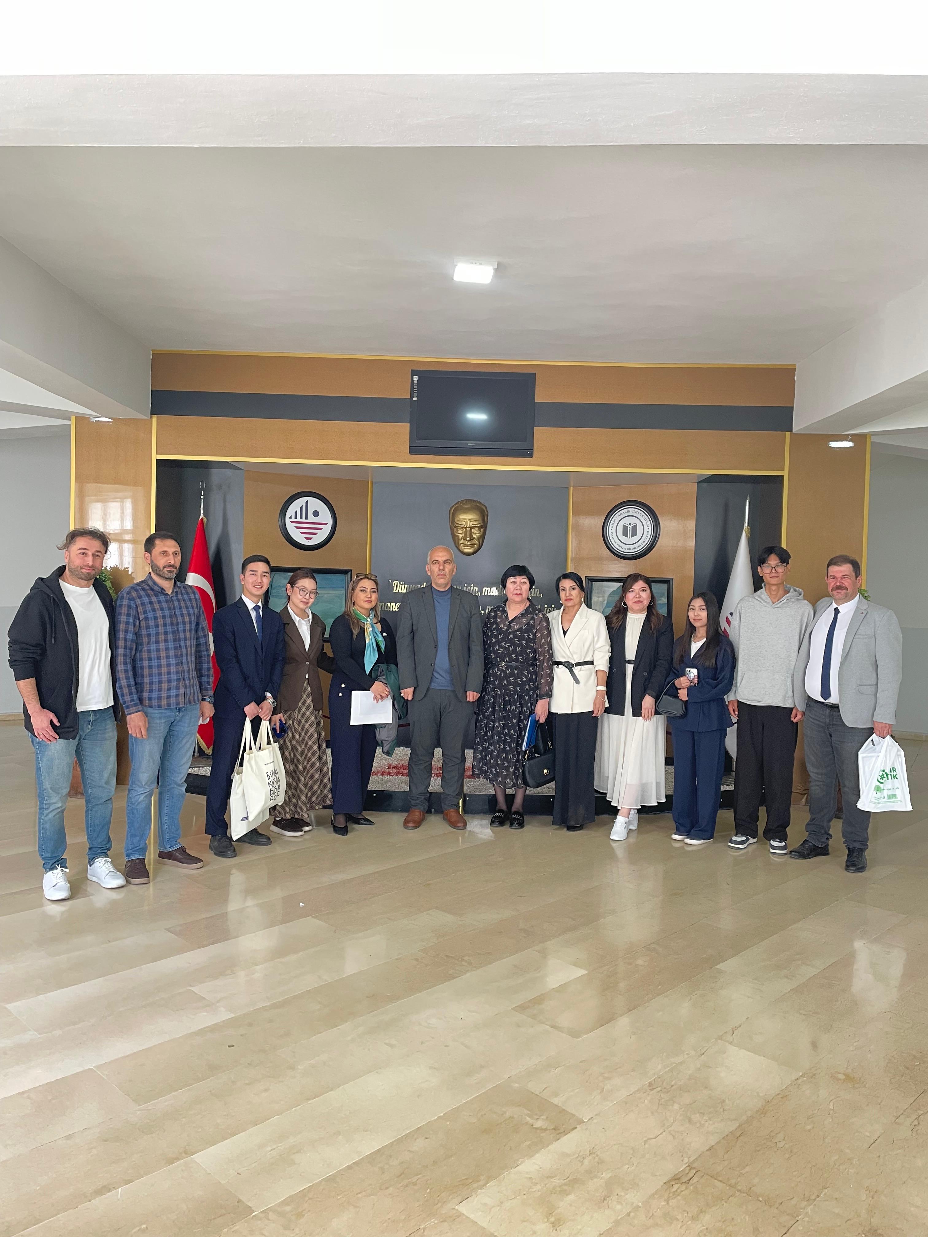 Kazak Ulusal Pedagoji Üniversitesi Öğretim Üyelerinden Bölümümüze Akademik Ziyaret